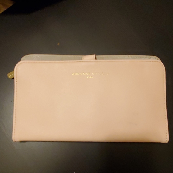 Adrienne Vittadini Handbags - 5️⃣ for $1️⃣5️⃣ Blush clutch